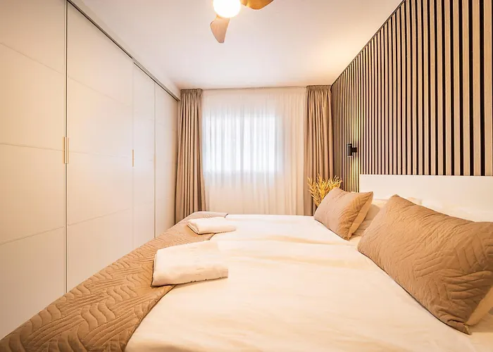 Skyview Apartament *